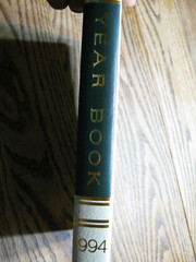 The World Book Yearbook 1994, 544 pages