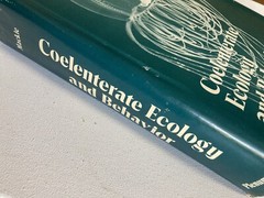 Coelenterate Ecology and Behavior b Hardcover by G. O. Mackie